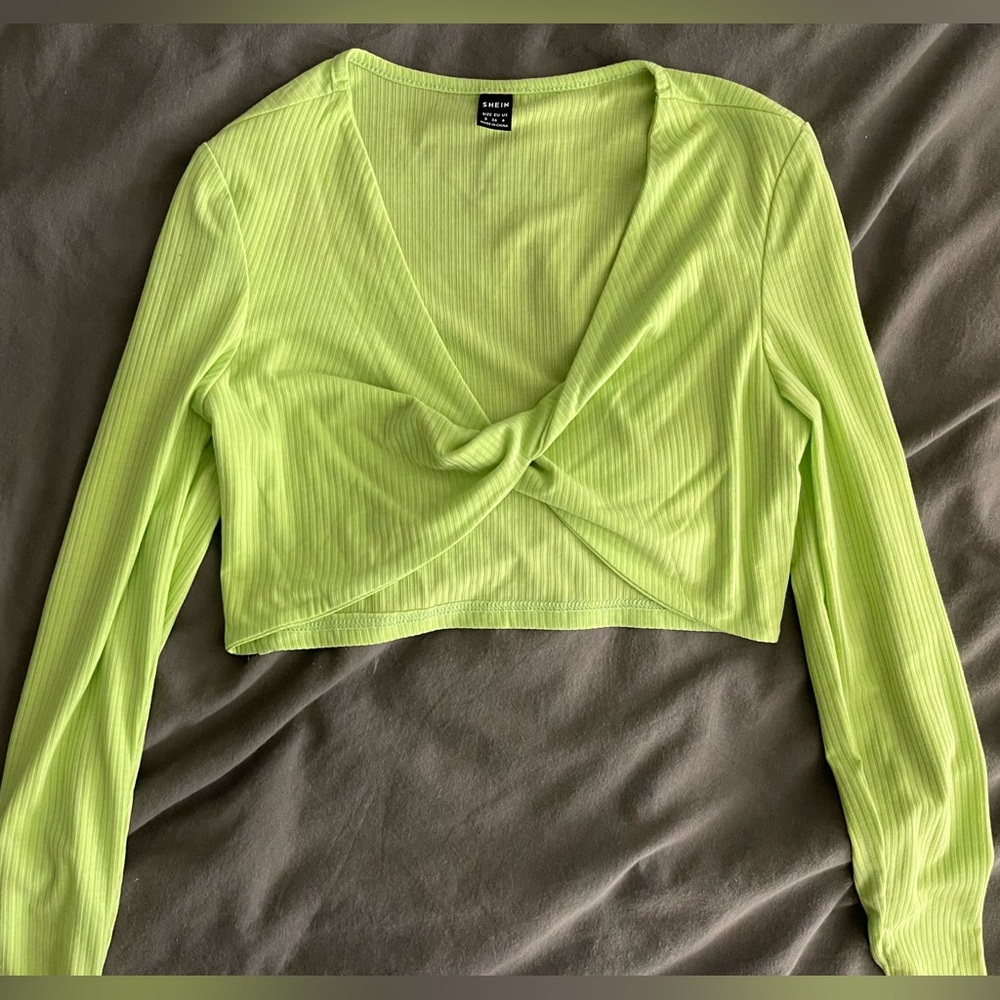 Solid Twist Front Rib-Knit Tee
